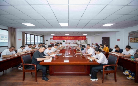 以學(xué)促行、以行促干、正風(fēng)肅紀，勤廉并重干事業(yè)！